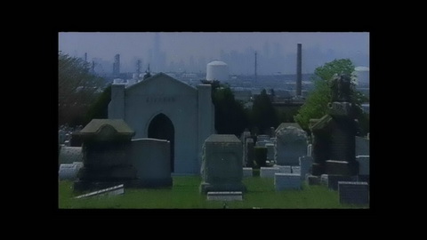 Screenshot [04] zum Film 'Zombie hing am Glockenseil, Ein'