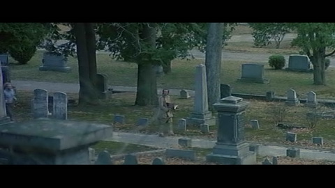 Screenshot [09] zum Film 'Haus an der Friedhofsmauer, Das'
