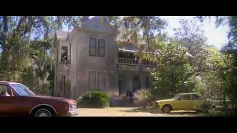 Screenshot [01] zum Film 'Geisterstadt der Zombies'