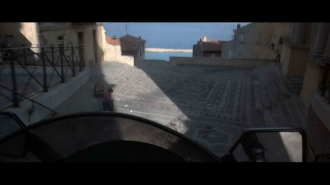 Screenshot [17] zum Film 'James Bond - Sag niemals nie'