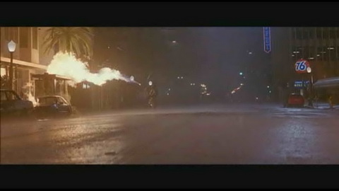 Screenshot [01] zum Film 'Lethal Weapon 4 - Zwei Profis räumen auf'