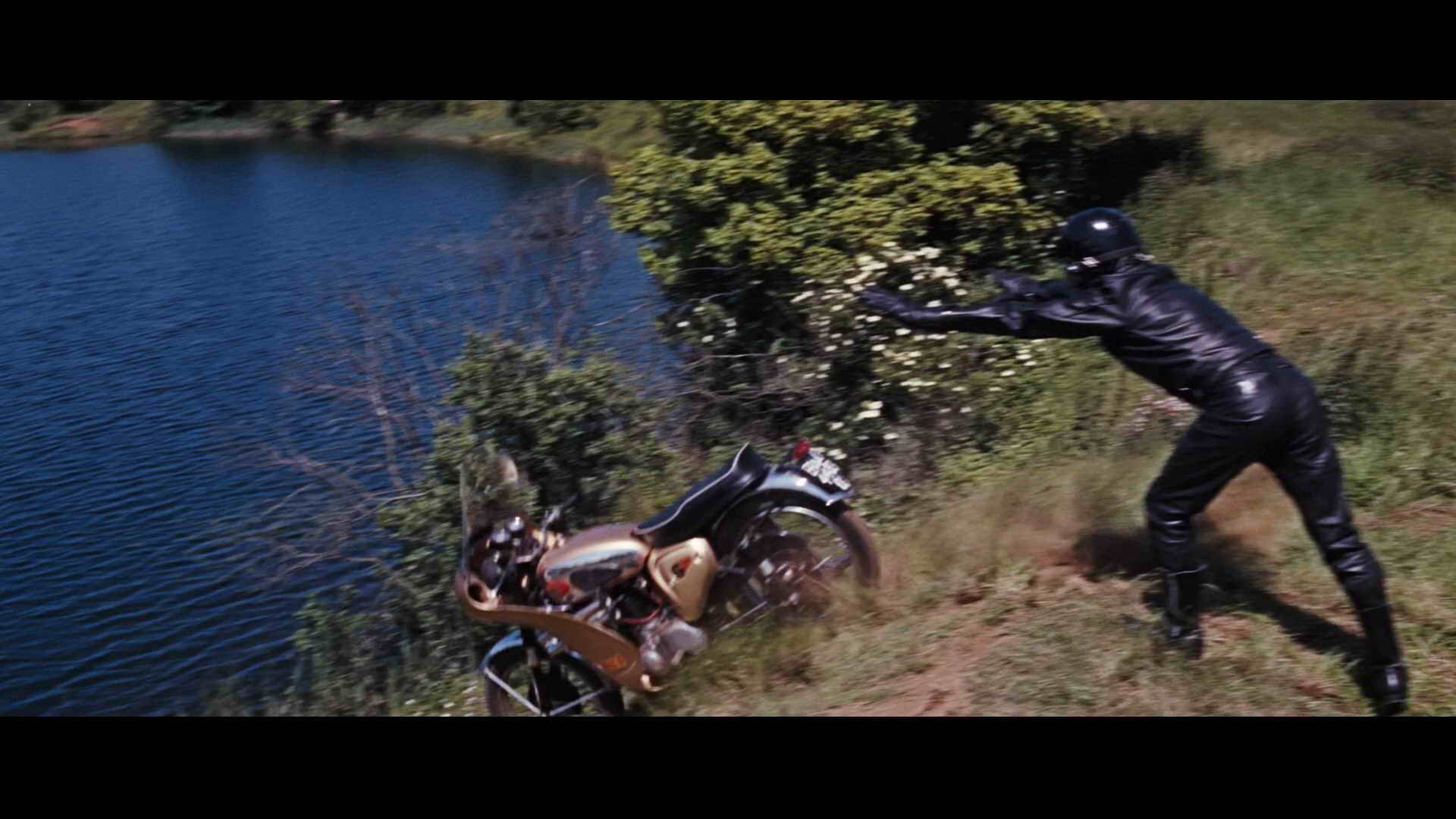 Screenshot [07] zum Film 'James Bond - Feuerball'