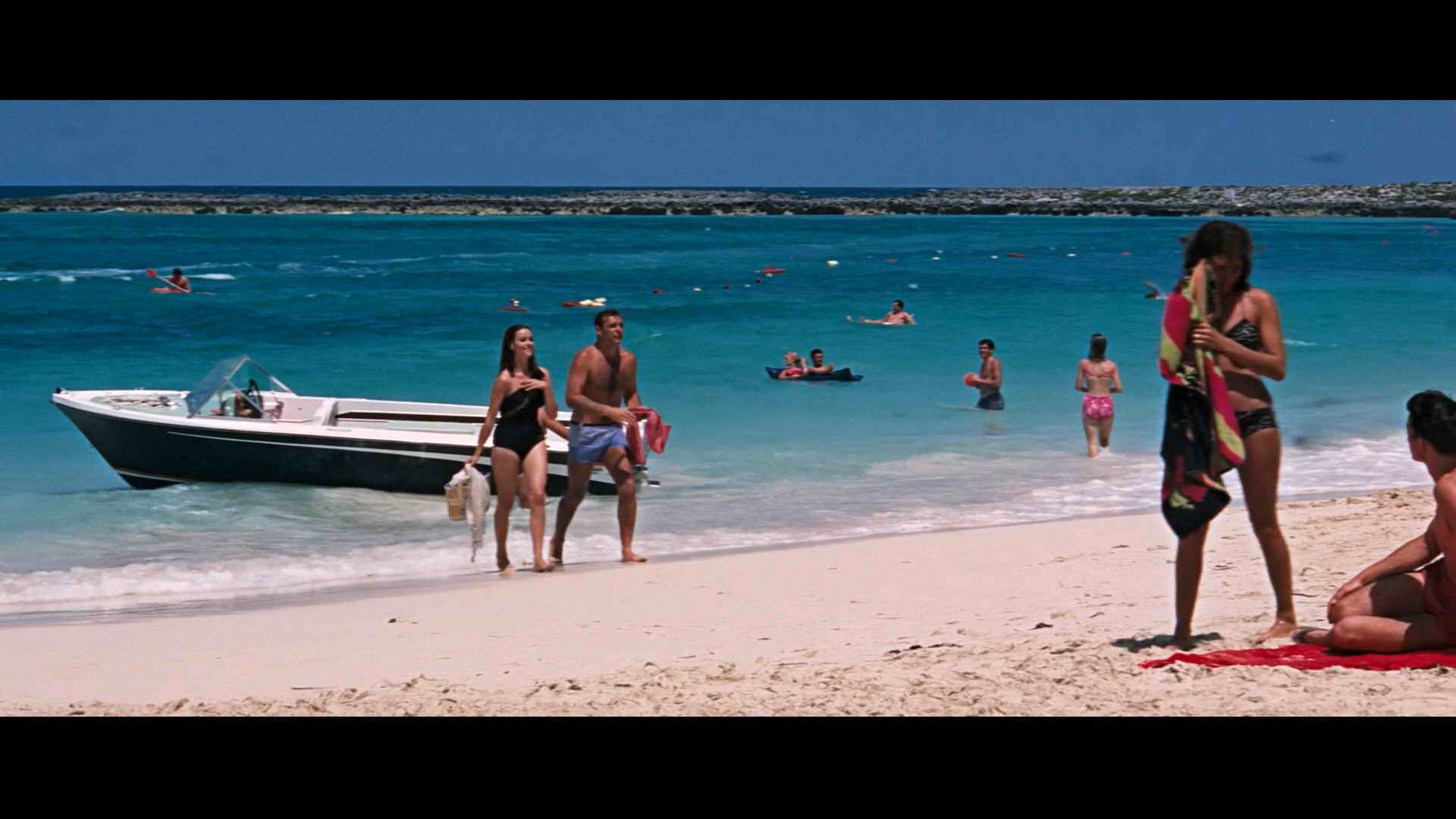 Screenshot [08] zum Film 'James Bond - Feuerball'