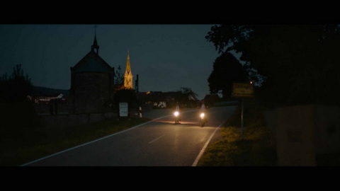 Screenshot [09] zum Film 25 km/h