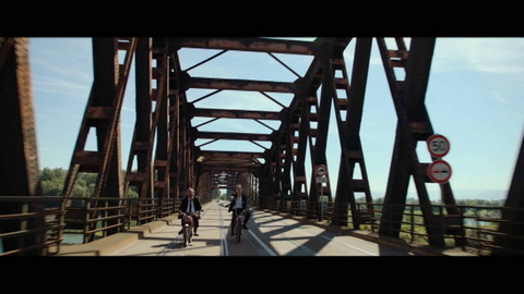 Screenshot [18] zum Film 25 km/h